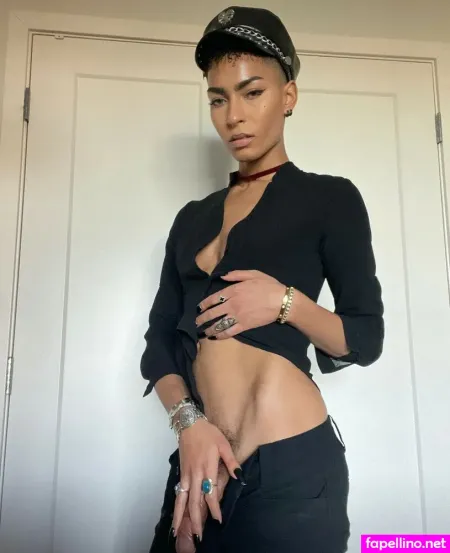 Lukababineaux OnlyFans Thumbnail #EviWWbXVbS