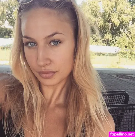 Lulu Lewe OnlyFans Thumbnail #8Bse3e9GrP
