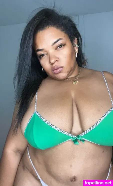 Lulucurvy OnlyFans Thumbnail #ef0Gv51dhz