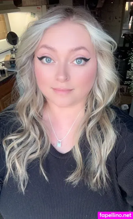 Lululavenderr OnlyFans Thumbnail #gBAdh9KREv