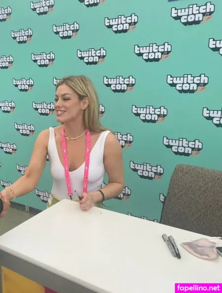 Lululuvely OnlyFans Thumbnail #a9xgqfagBQ