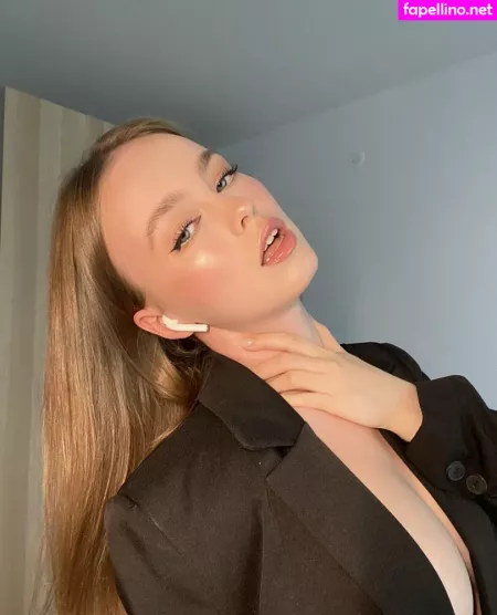 Lumoore OnlyFans Thumbnail #wN8MtWLbMb