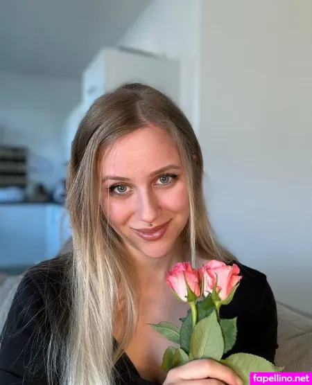 Luna Cutee OnlyFans Thumbnail #UGi7Rhsyuc