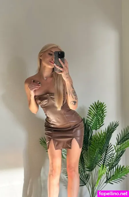 Luna Lavand 2 OnlyFans Thumbnail #VTMKMzmidU