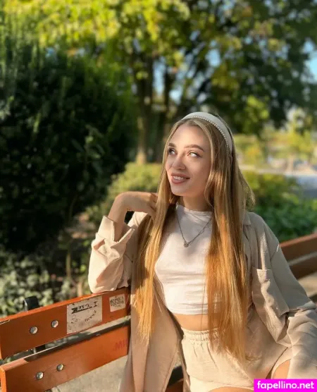 Luna Loom OnlyFans Thumbnail #2kaFckDoRv