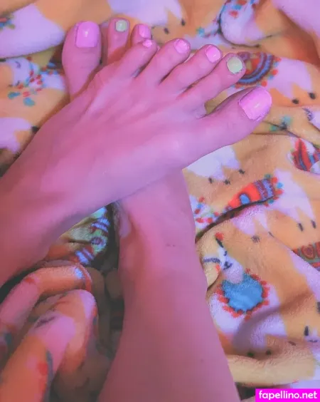 Luna Love Feet OnlyFans Thumbnail #KKCPkUJOpY