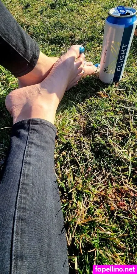 Luna Love Feet OnlyFans Thumbnail #TblHa13IH8
