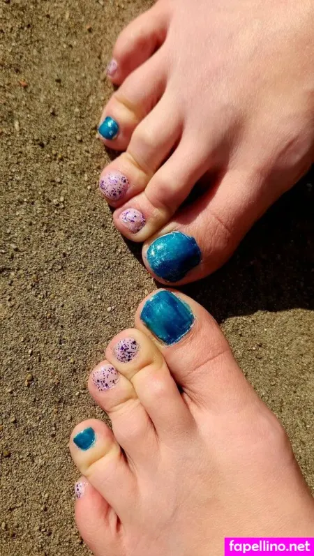 Luna Love Feet OnlyFans Thumbnail #UXW9bjZwjM