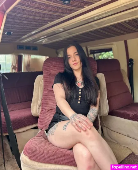 Luna Lovee OnlyFans Thumbnail #B211MTCwMw