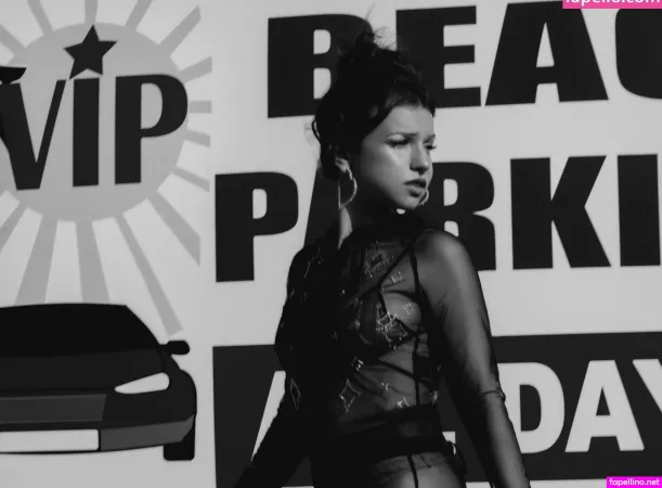 Luna Sofia OnlyFans Thumbnail #yIZSerOyAZ