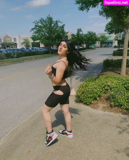 Lunabarbiedoll OnlyFans Thumbnail #mHm7bZWEZd