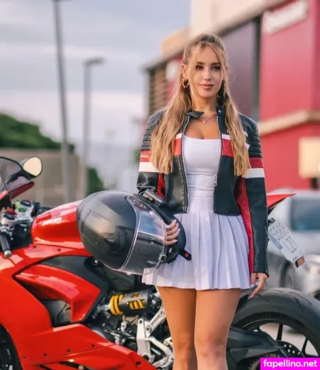 Lunaclark OnlyFans Thumbnail #shgr2il3zl