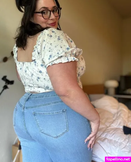 Lunalewistv OnlyFans Thumbnail #2qJ8f7kWjq