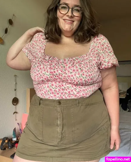 Lunalewistv OnlyFans Thumbnail #7bXdor28IN