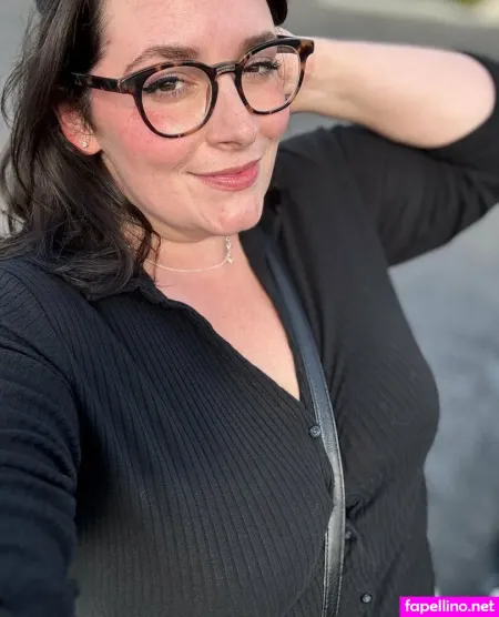 Lunalewistv Main Profile Photo