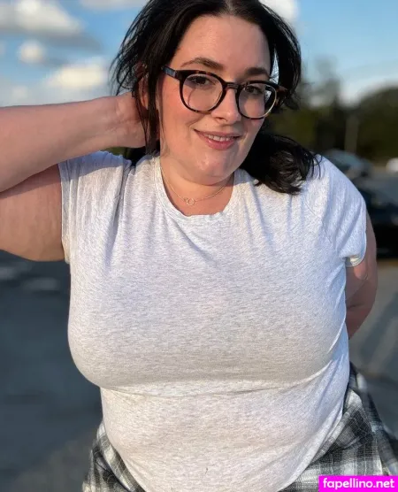 Lunalewistv OnlyFans Thumbnail #BwBLbNzcrn