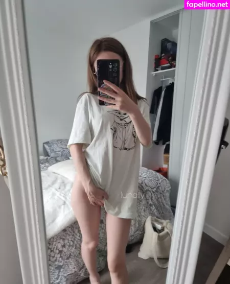 Lunallyfree photo