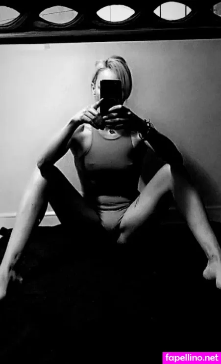 Lunanegra 5 OnlyFans Thumbnail #0guJCKEmtN