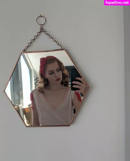 Lunarouxfree OnlyFans Thumbnail #KreUPBTPUk