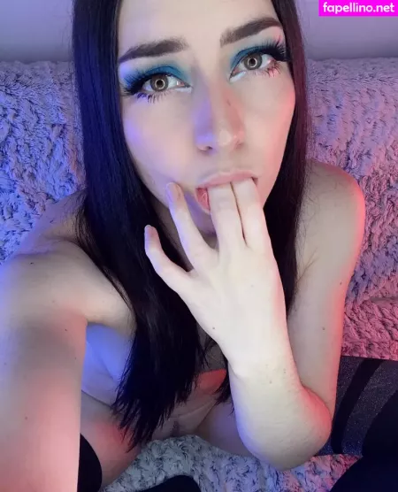 Lunarouxfree OnlyFans Thumbnail #oXEmTjX6zy