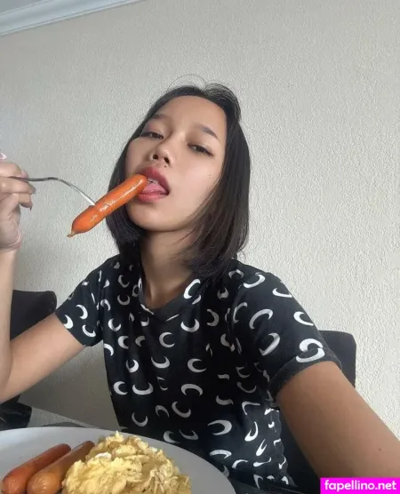 Lunathaii OnlyFans Thumbnail #gSmI1xq6VL