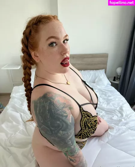 Lunatheredhead OnlyFans Thumbnail #6Y4I9BdZzM