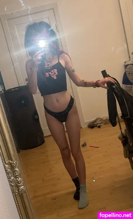 Lunavampirefree OnlyFans Thumbnail #GZ89DRmmhv