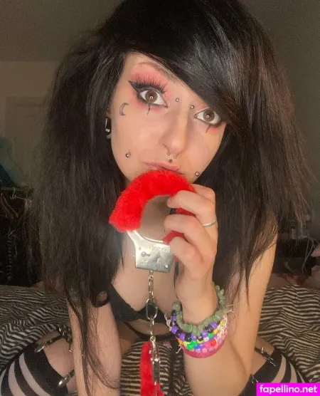 Lunavampirefree OnlyFans Thumbnail #Qxf3Dyp0Tc