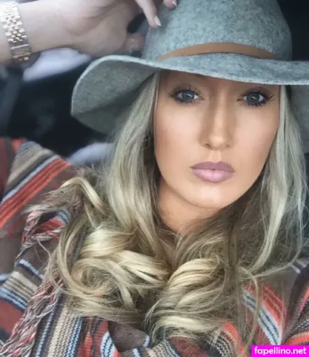 Lunden Roberts OnlyFans Thumbnail #awN9nOTvey