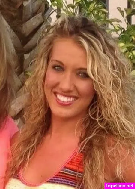 Lunden Roberts OnlyFans Thumbnail #flf4aiYP1Y