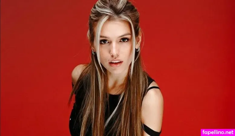 Lusia Chebotina OnlyFans Thumbnail #TtEf2eFRdt