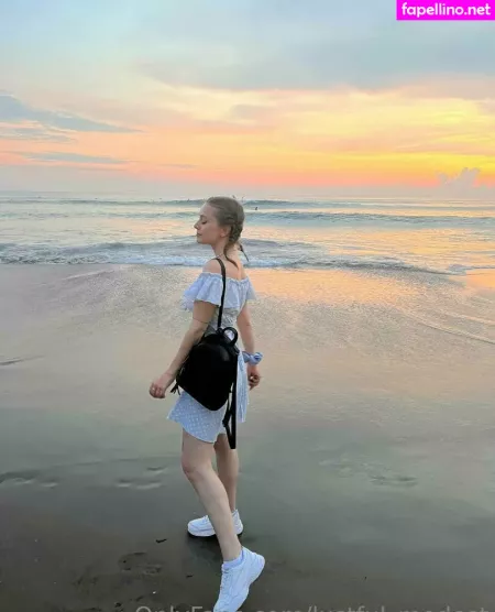 Lustful Modest OnlyFans Thumbnail #MXNLBzu0mW