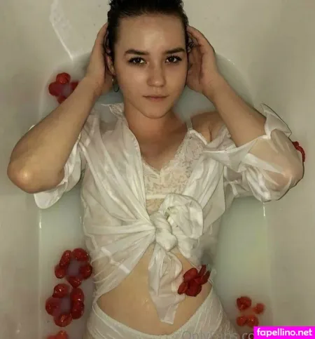 Lustgame Ellie OnlyFans Thumbnail #airz8Oa7Gi