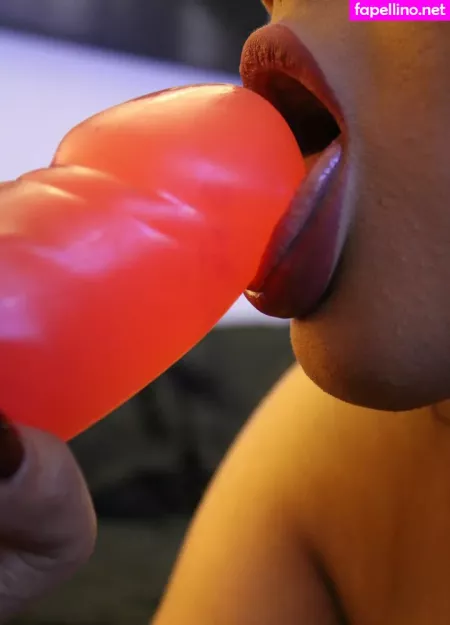 Lustyalivia OnlyFans Thumbnail #wgmREE5YFG