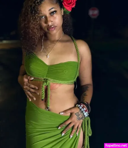 Luvely Hackett OnlyFans Thumbnail #RMvTJdvZ2n