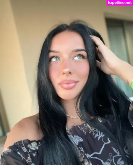 Luxury Lady OnlyFans Thumbnail #bLUJ7qjPMo