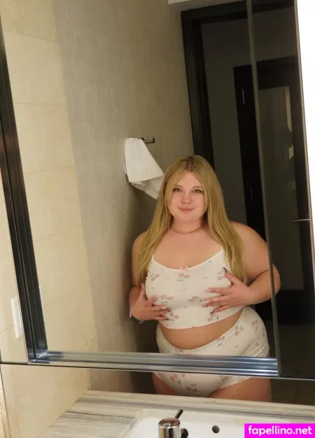 Lxves 2 OnlyFans Thumbnail #qs1cd7OPsd