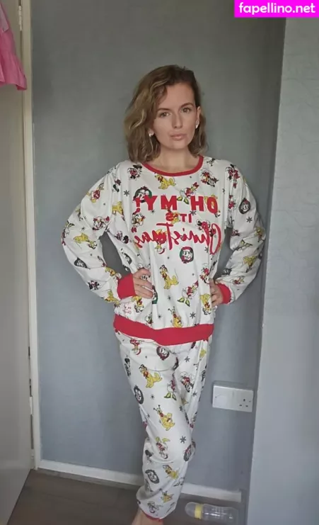 Lycia Rutter OnlyFans Thumbnail #3GBfRSNzct