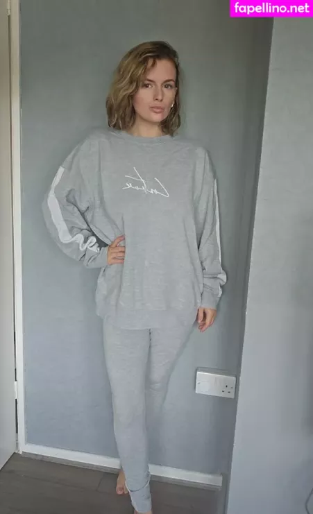 Lycia Rutter OnlyFans Thumbnail #SAghbFWwgC