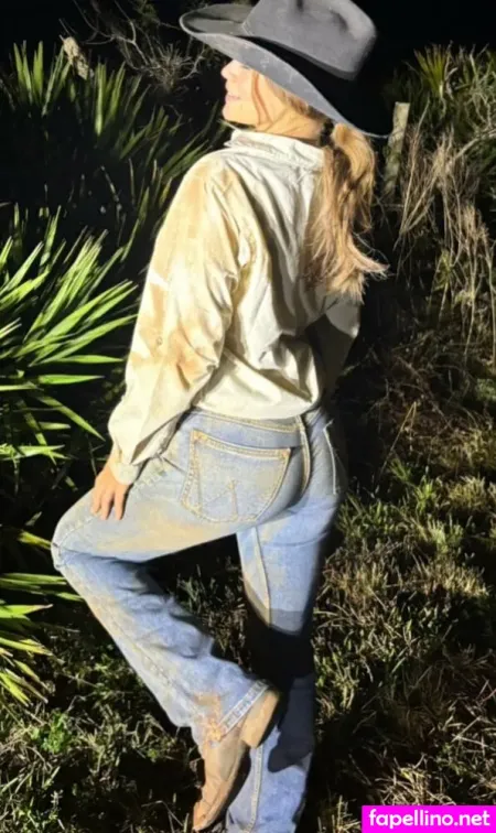 Lydia Davis OnlyFans Thumbnail #KZrJOX4P48