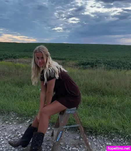 Lydia Feiler OnlyFans Thumbnail #4RxBOWFw0r