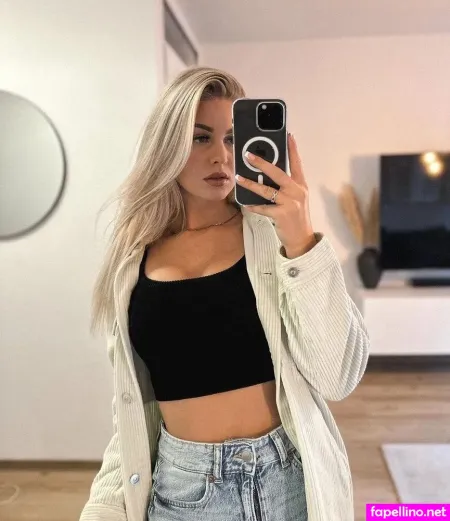 Lydia Isabell OnlyFans Thumbnail #CAcBPvL5En