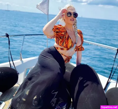 Lydia Kelovitz OnlyFans Thumbnail #MAyeQGGQFE