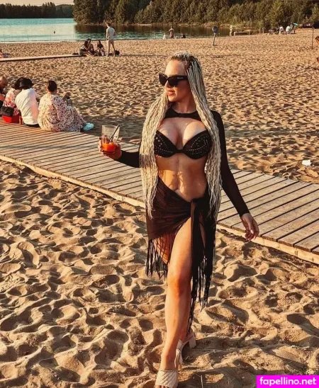 Lydia Kelovitz OnlyFans Thumbnail #cdIVNFBGtZ