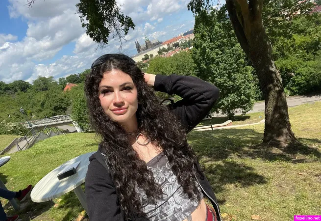 Lydiablackfree OnlyFans Thumbnail #8c7p2MfjXX