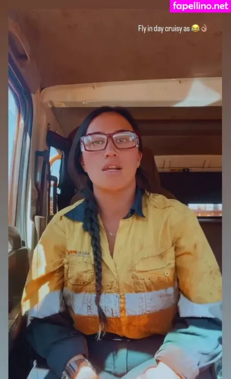 Lyn Ahayz OnlyFans Thumbnail #1q6eXKqzo1