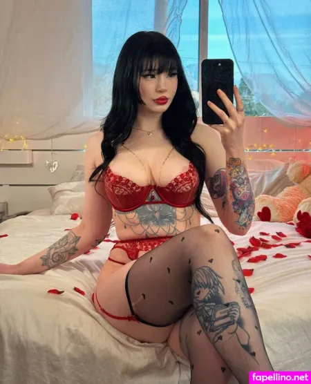 Lyn Nicole Main Profile Photo