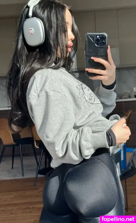 Lyna Com OnlyFans Thumbnail #c1UmYWrJSg