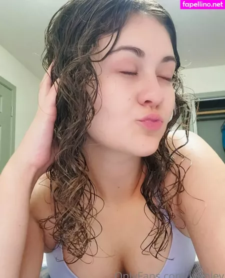 Lynnley OnlyFans Thumbnail #zg8Wdo3HZc