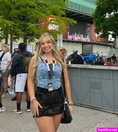 Lynzie Fulton OnlyFans Thumbnail #xcnsDGFMtF